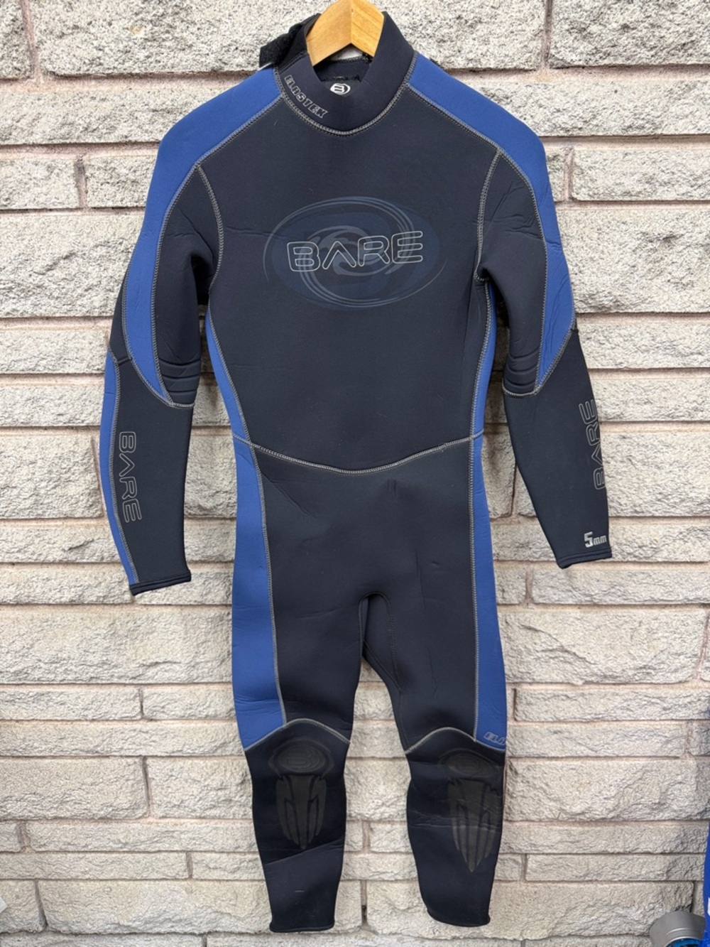 Men’s Black & Blue 5mm Full Wetsuit